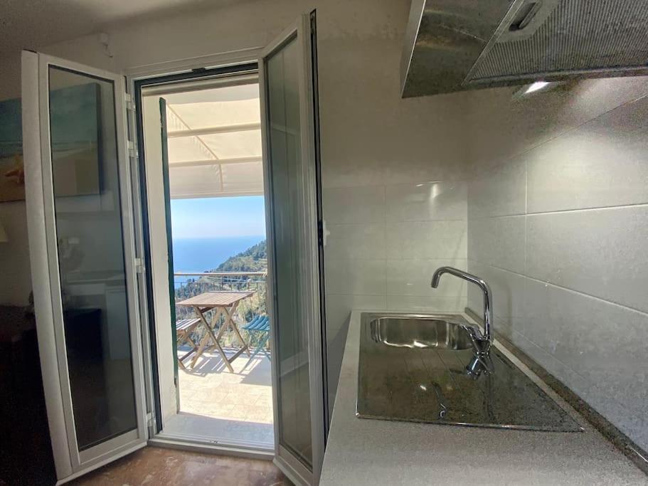 הוילה ורנאצה La Finestra Sul Mare A Drignana מראה חיצוני תמונה